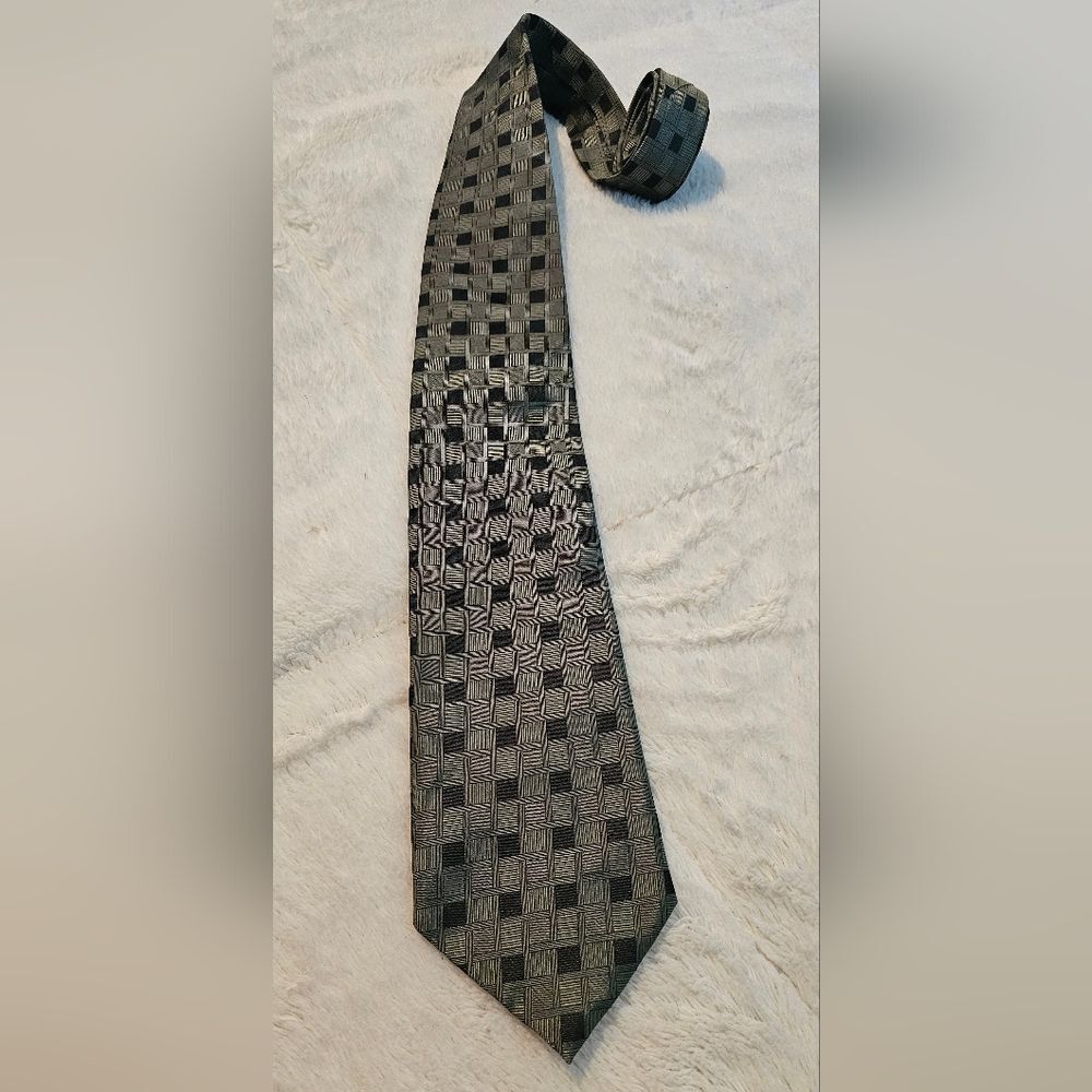 DKNY Men's Silk Necktie, Deep Green, Black. Excellent Condition! Made In USA.